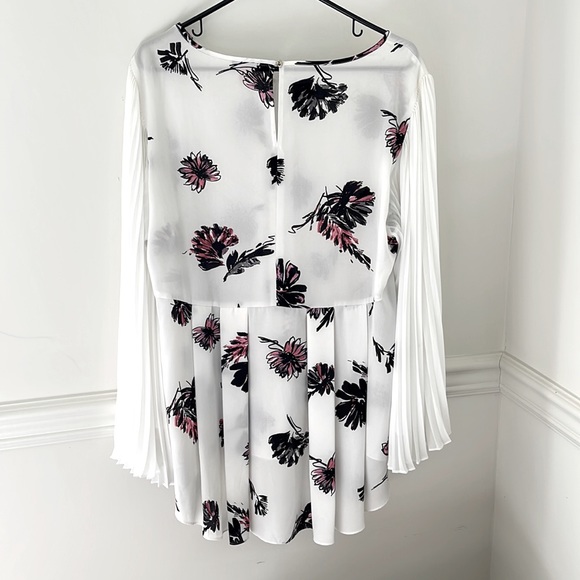 Vince Camuto Cape Style Bell Sleeve Tunic Blouse Size XL - Picture 3 of 7